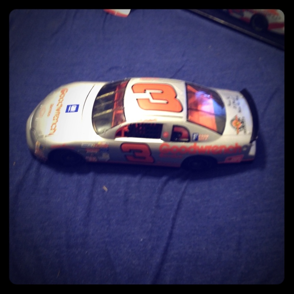 2 dale Earnhardt cars